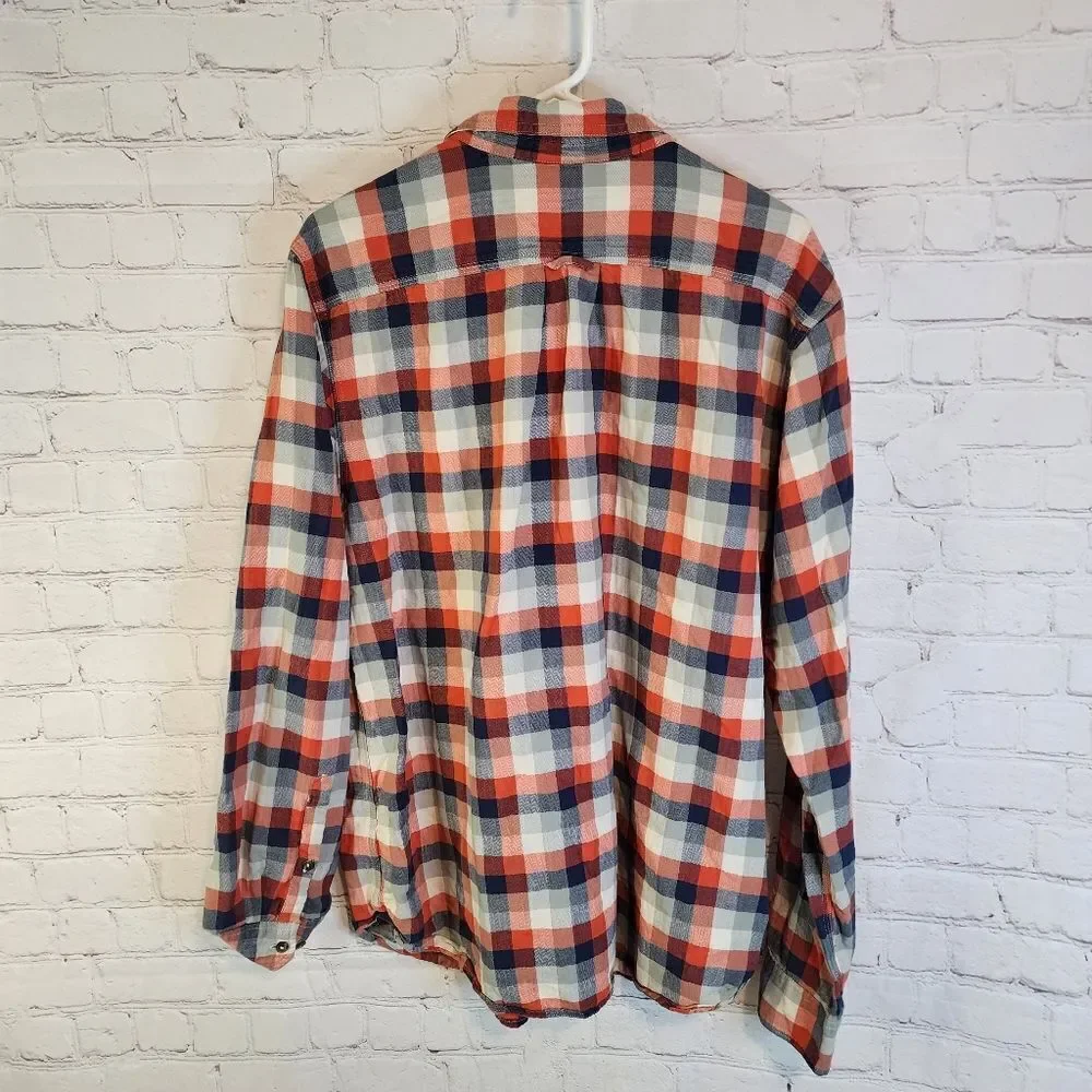 Men's NorthFace longsleeve button-down shirt, size XL